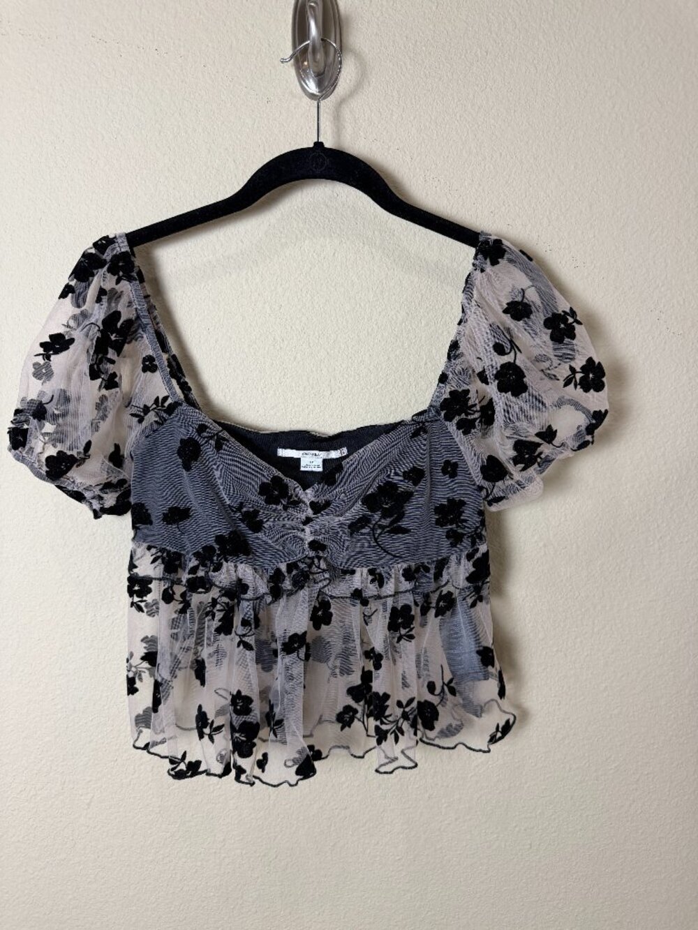 Urban Outfitters Kimchi Blue Sheer Floral Overlay Crop Top Blouse Size Small